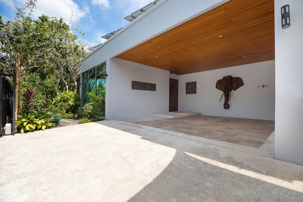 luxury villas phuket